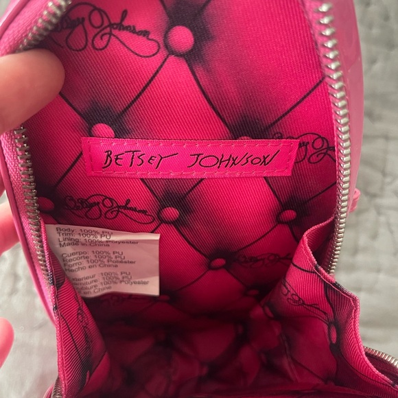 Betsey Johnson Surfs Up Pink Surfboard Crossbody Bag Zippered Silver Tropical - Picture 5 of 9